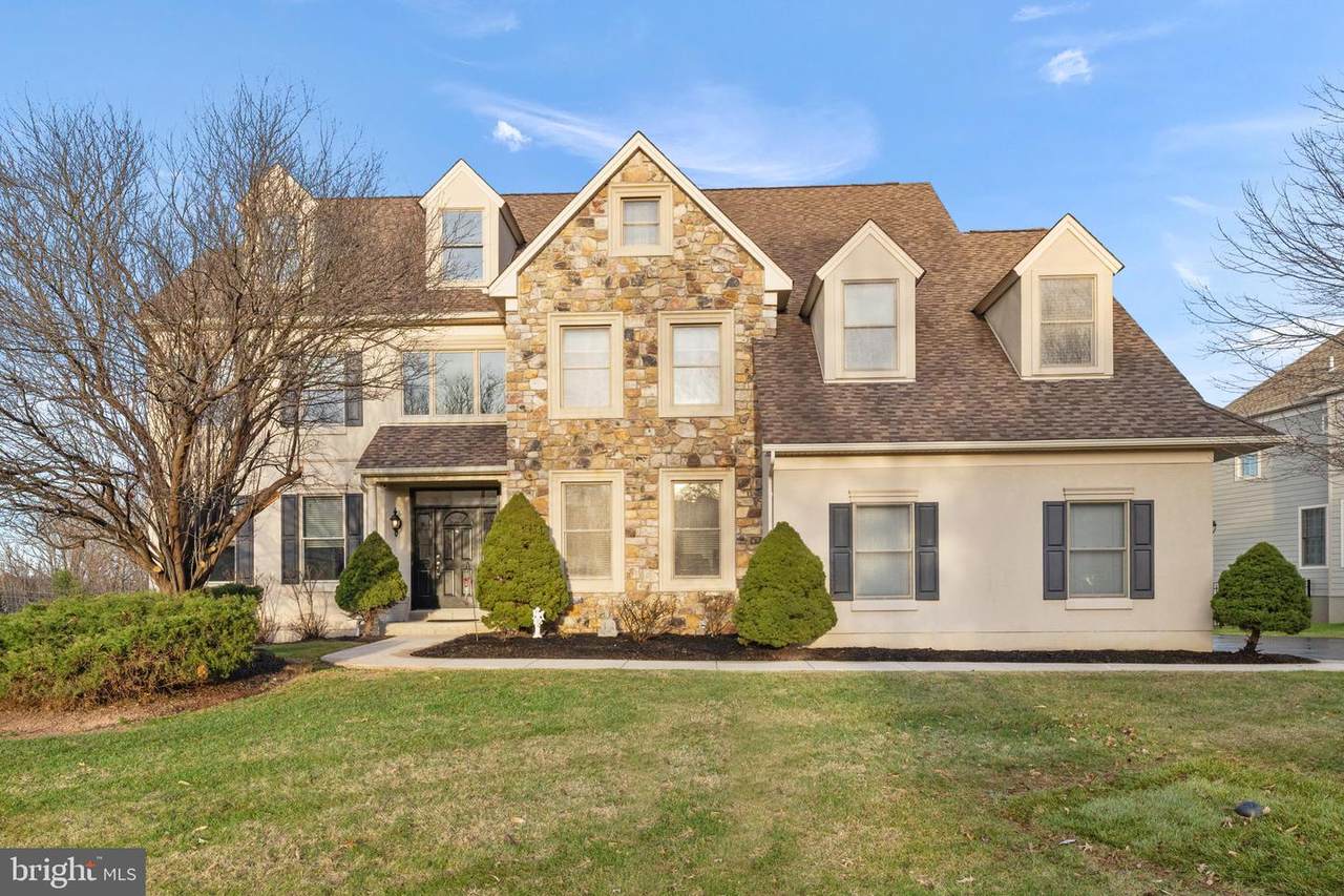 1421 Hampstead Court - Photo 1