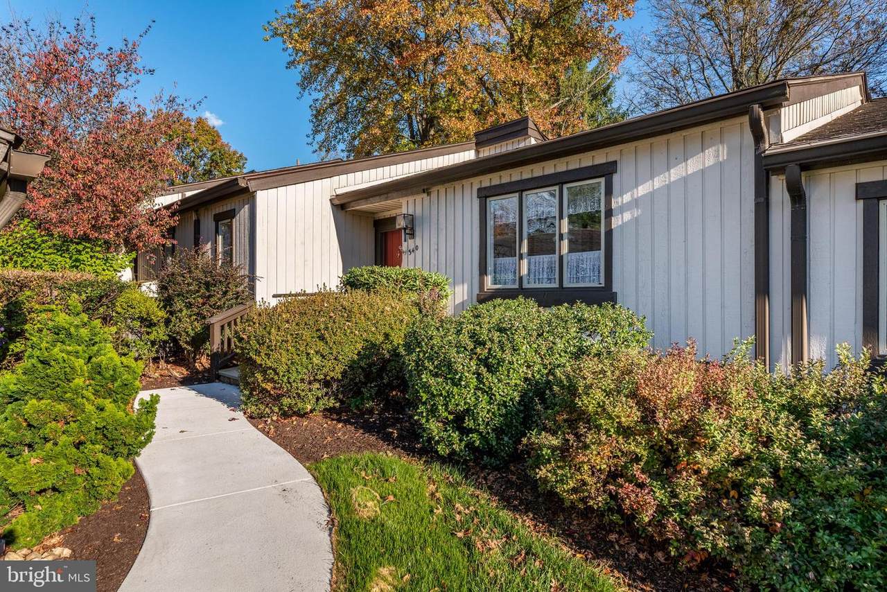 340 Devon Way - Photo 1