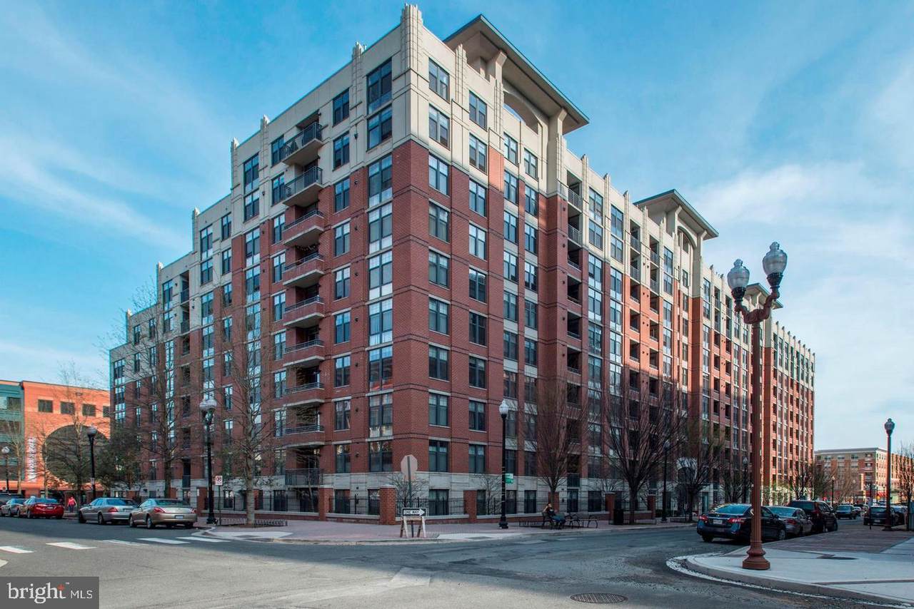 1021 Garfield Street - Photo 1
