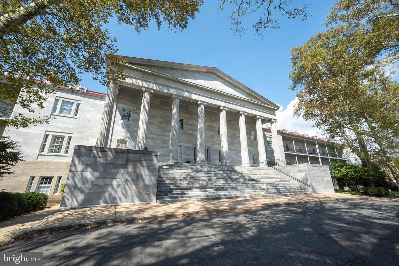 1 Academy Circle - Photo 1