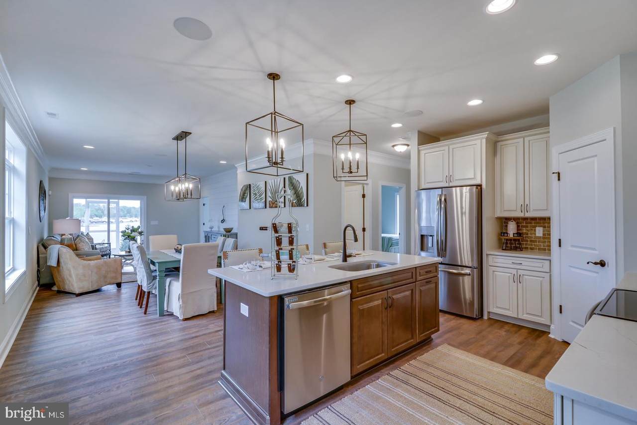 104 Waterside Drive - Photo 1