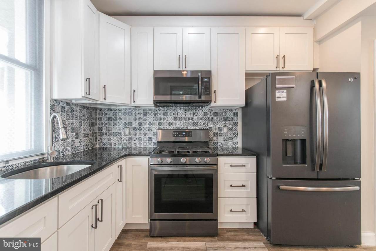 1523 Hollywood Street - Photo 1