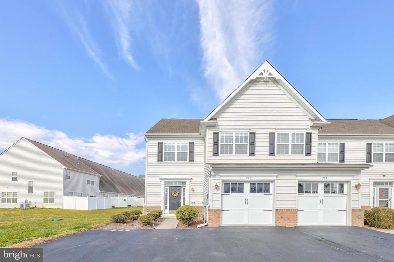 220 Bourne Way - Photo 1