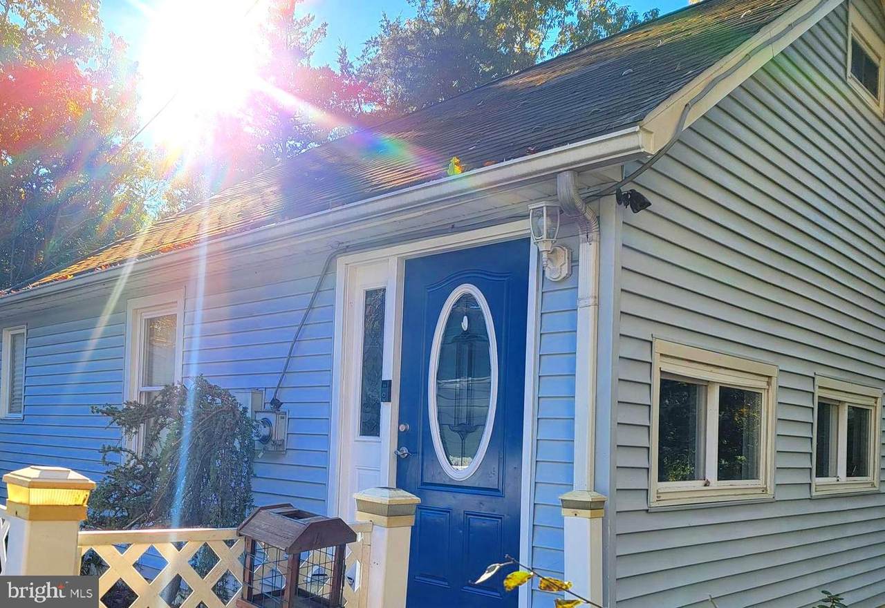 22 Mohawk Avenue - Photo 1