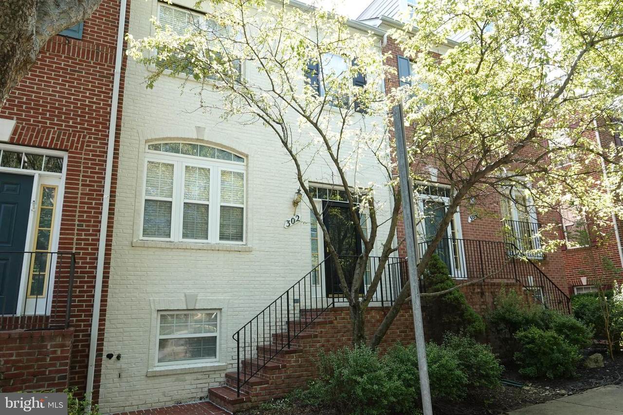 302 Garden View Square - Photo 1