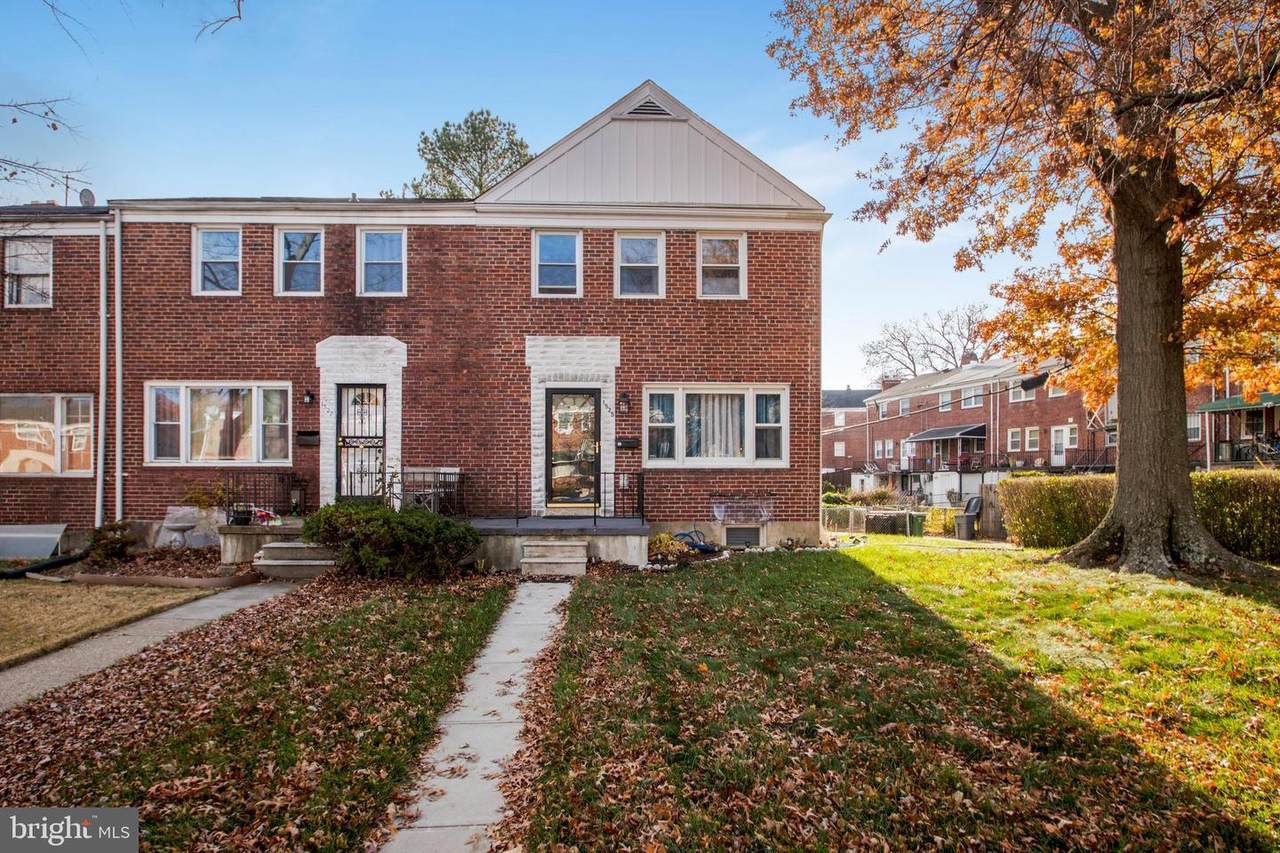 1525 Wadsworth Way - Photo 1