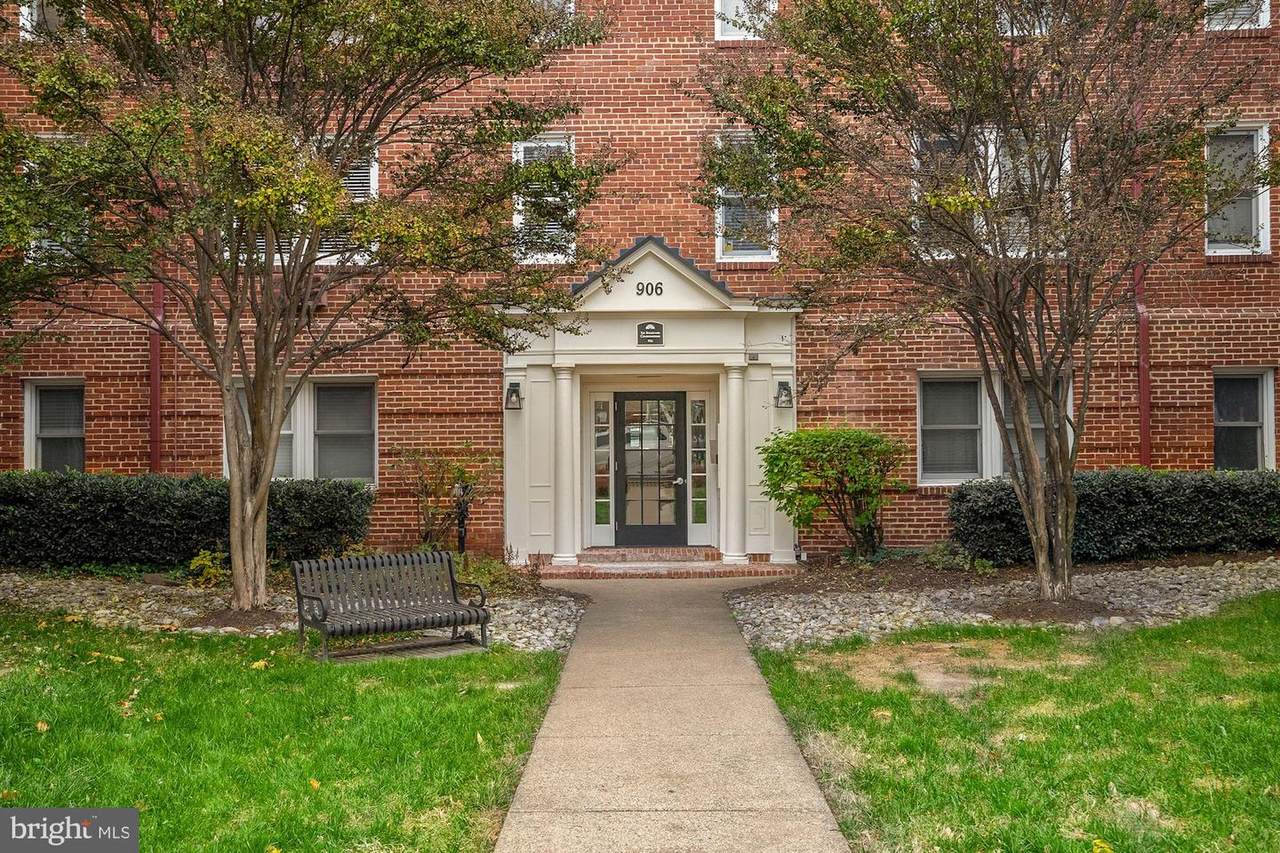 906 Washington Street - Photo 1