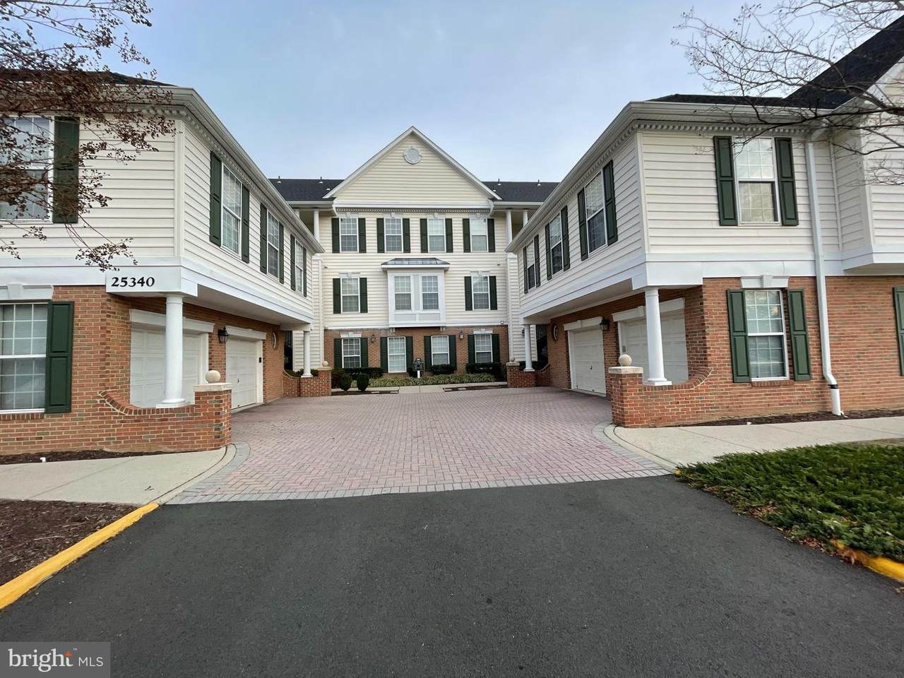 25340 Lake Mist Square - Photo 1