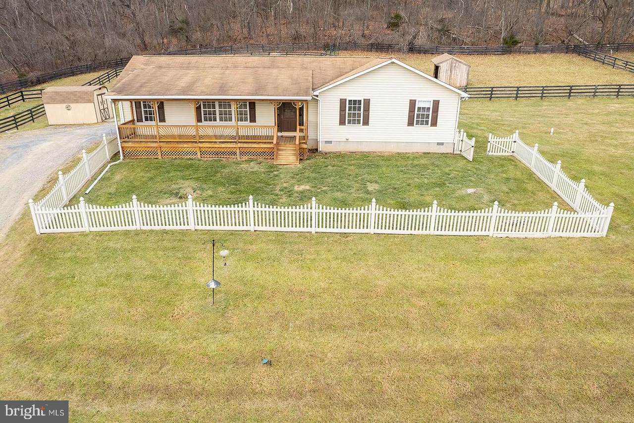 171 Limestone Cross Court - Photo 1