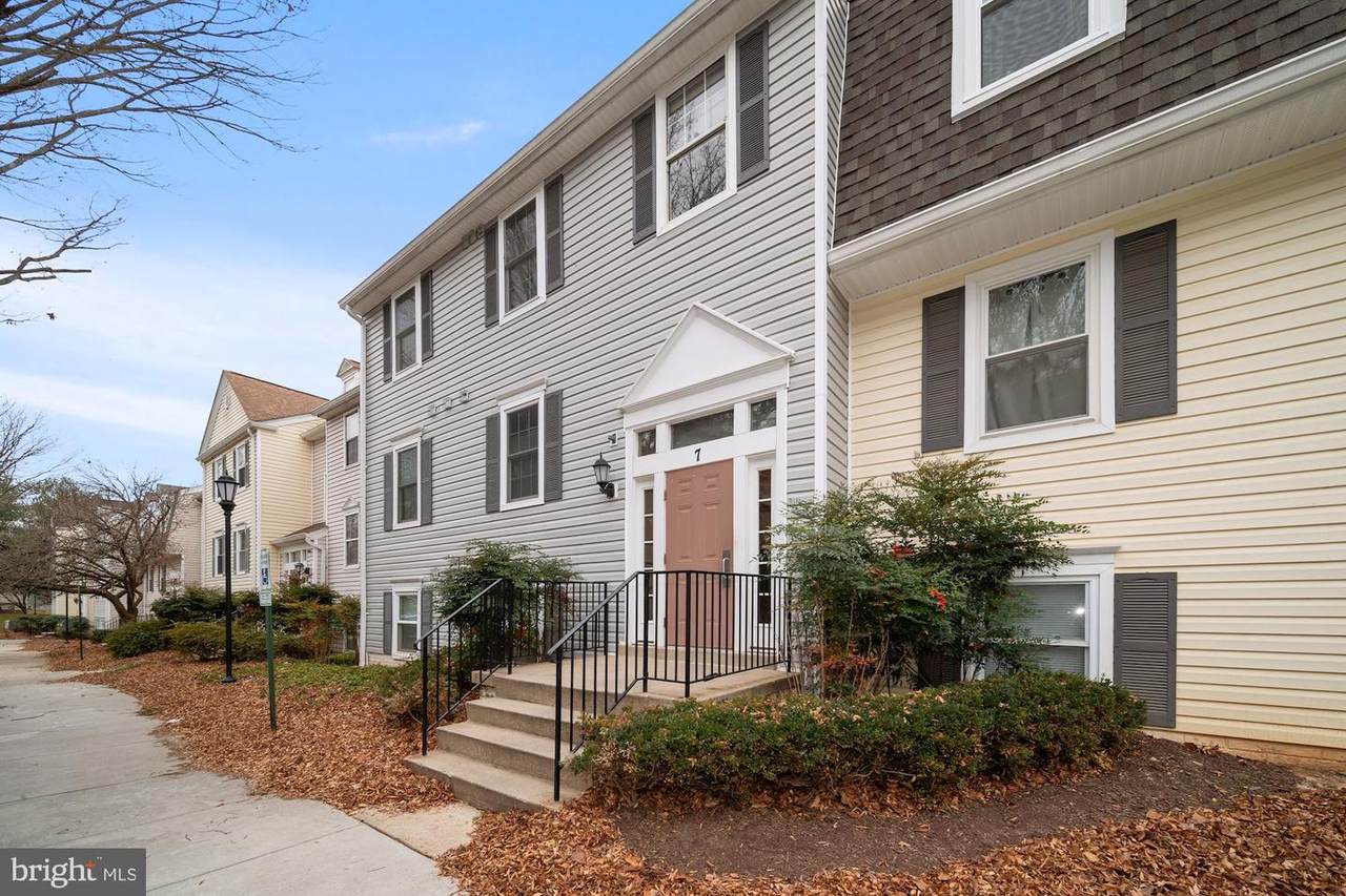 7 Pickering Court - Photo 1