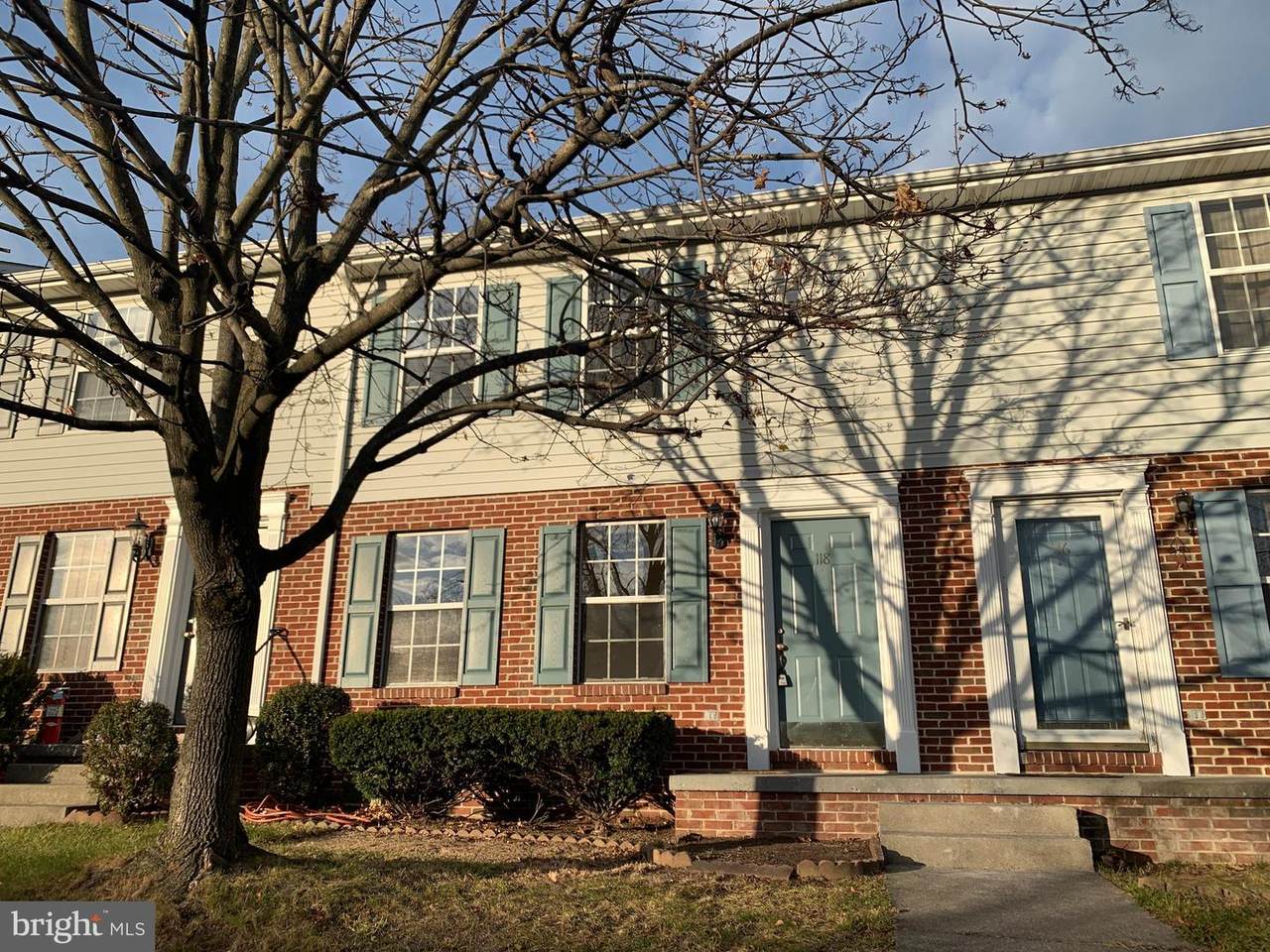 118 Parkside Drive - Photo 1