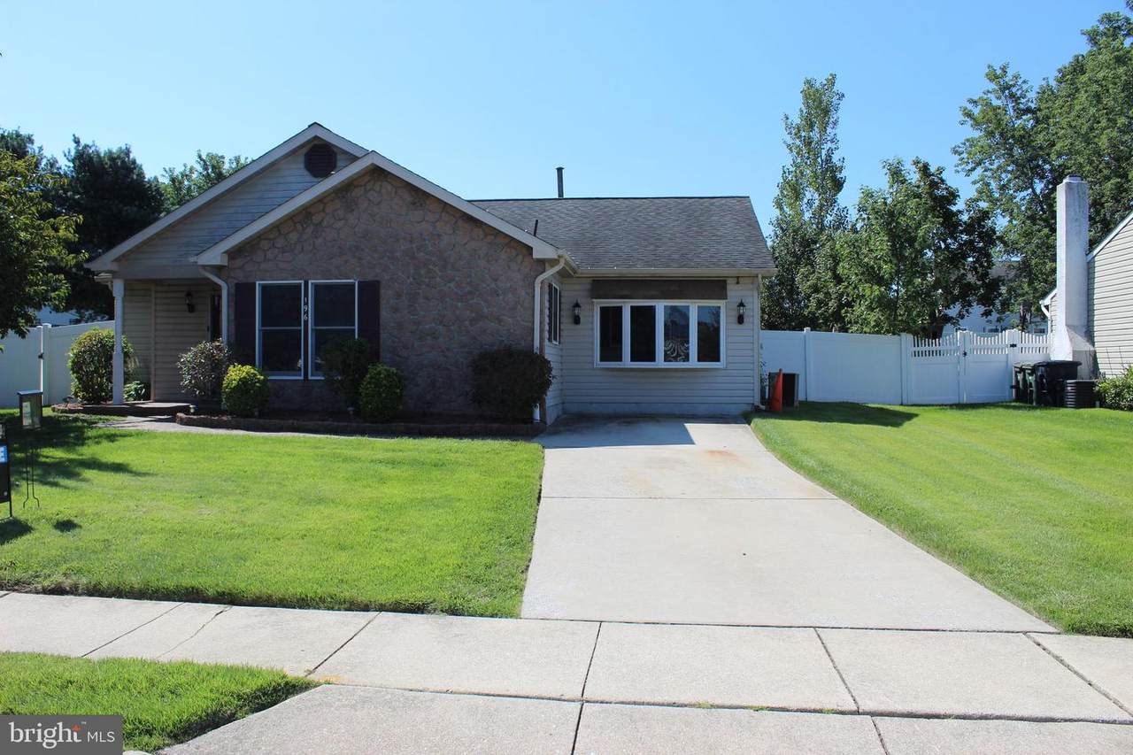 196 Queen Anne Drive - Photo 1