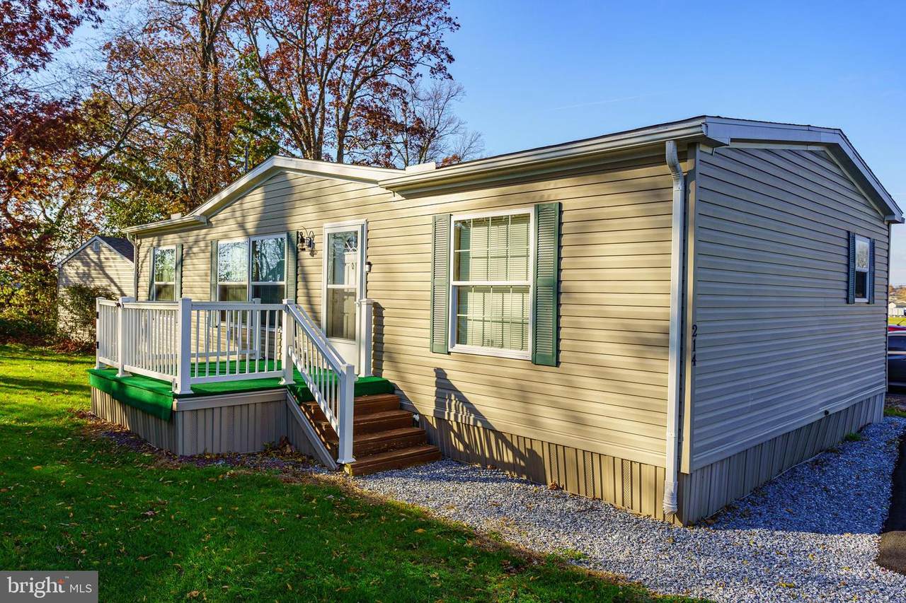 214 Amber Circle - Photo 1