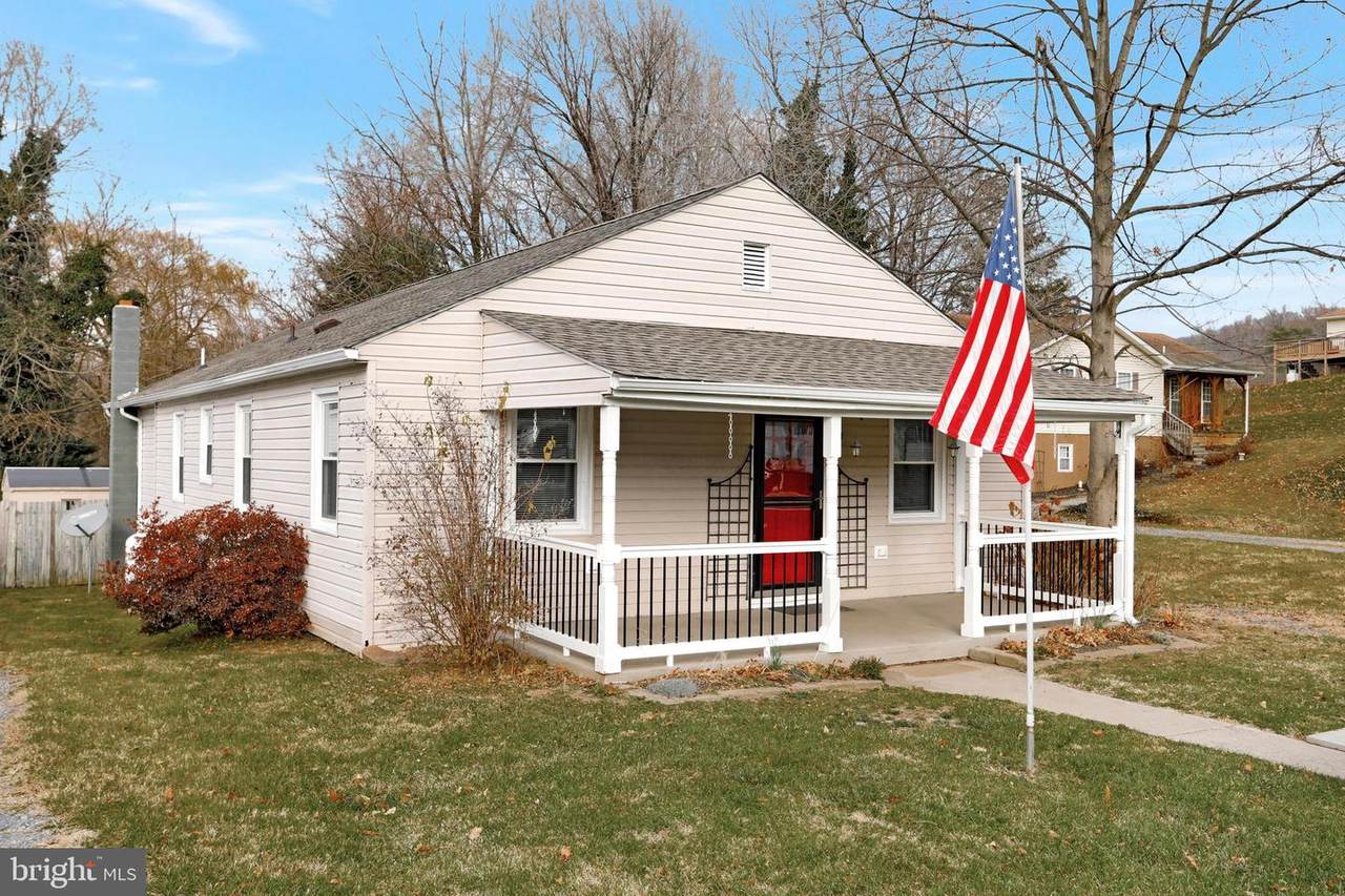 1460 Anderson Street - Photo 1