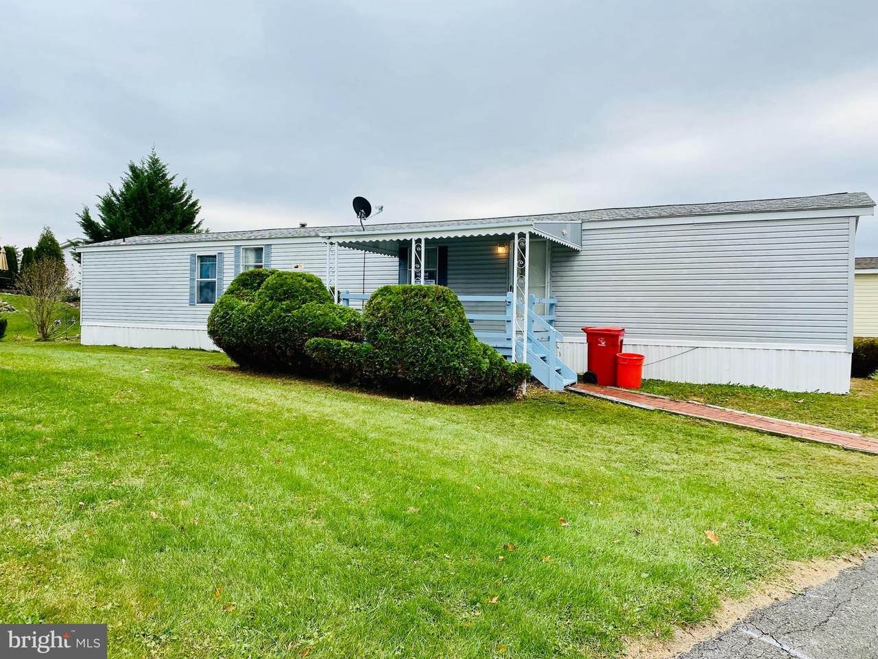 311 Hampshire Ave - Photo 1