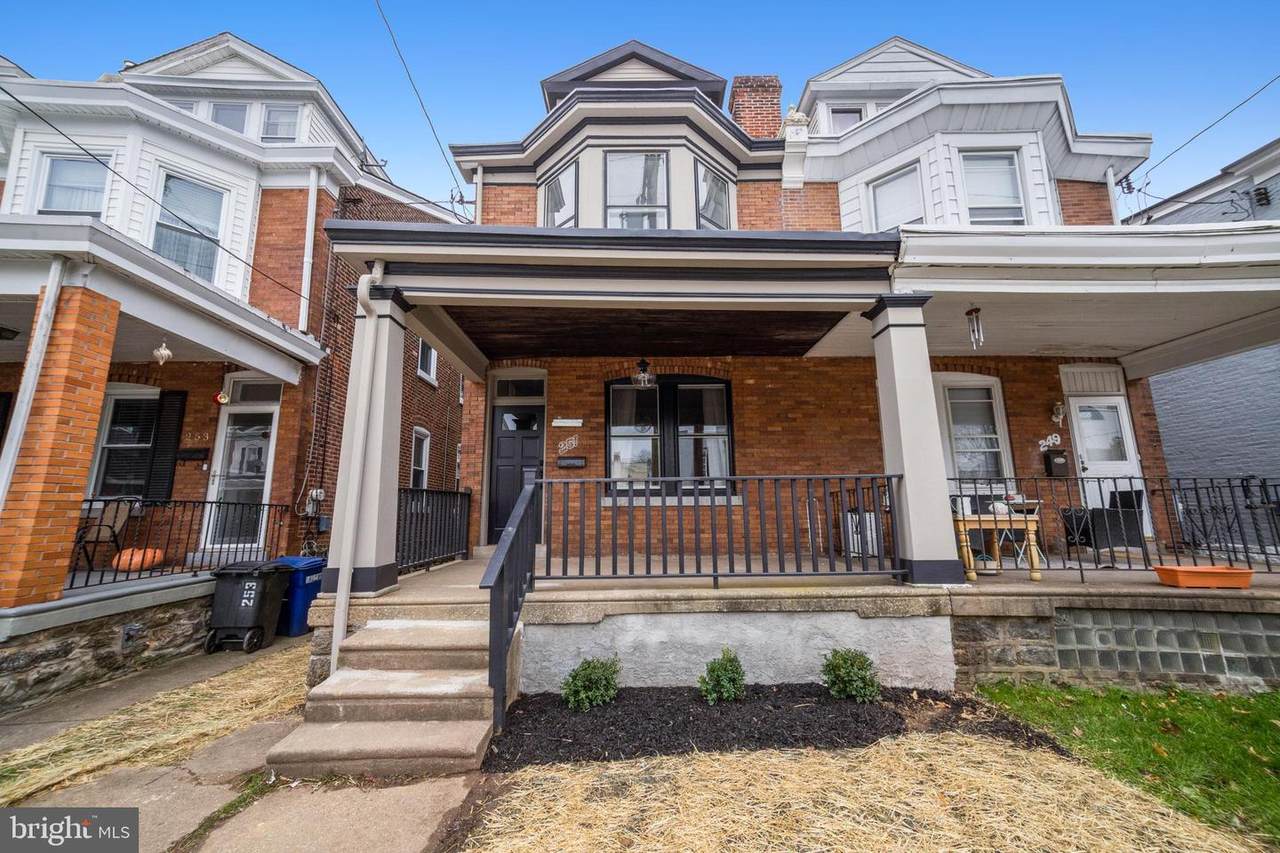 251 Roxborough Avenue - Photo 1