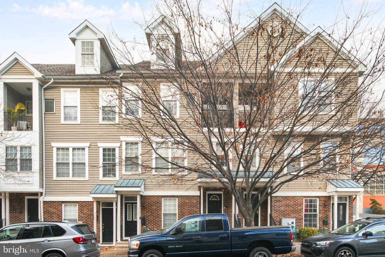 3105 Thompson Street - Photo 1