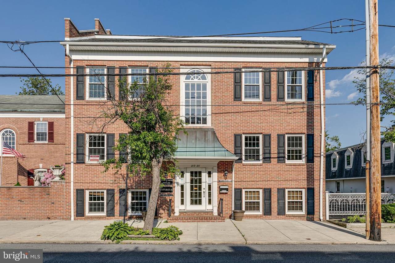 211-213 Olive Street - Photo 1