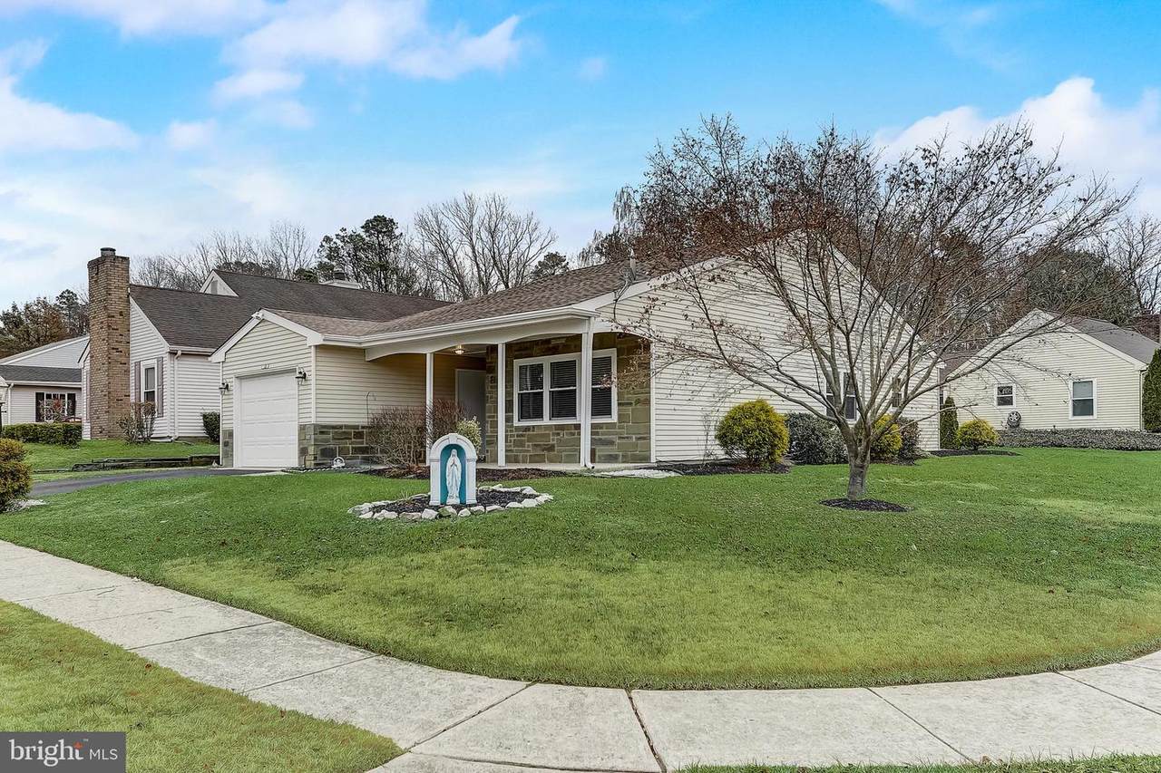 12 Buckingham Drive - Photo 1