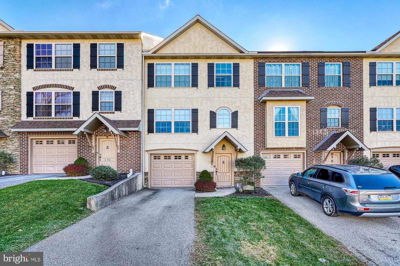 440 Carriage Lane - Photo 1