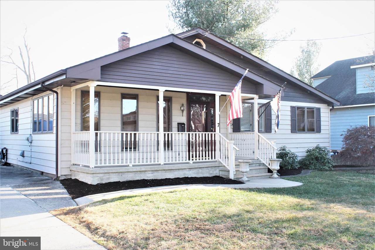 7 Vassar Avenue - Photo 1