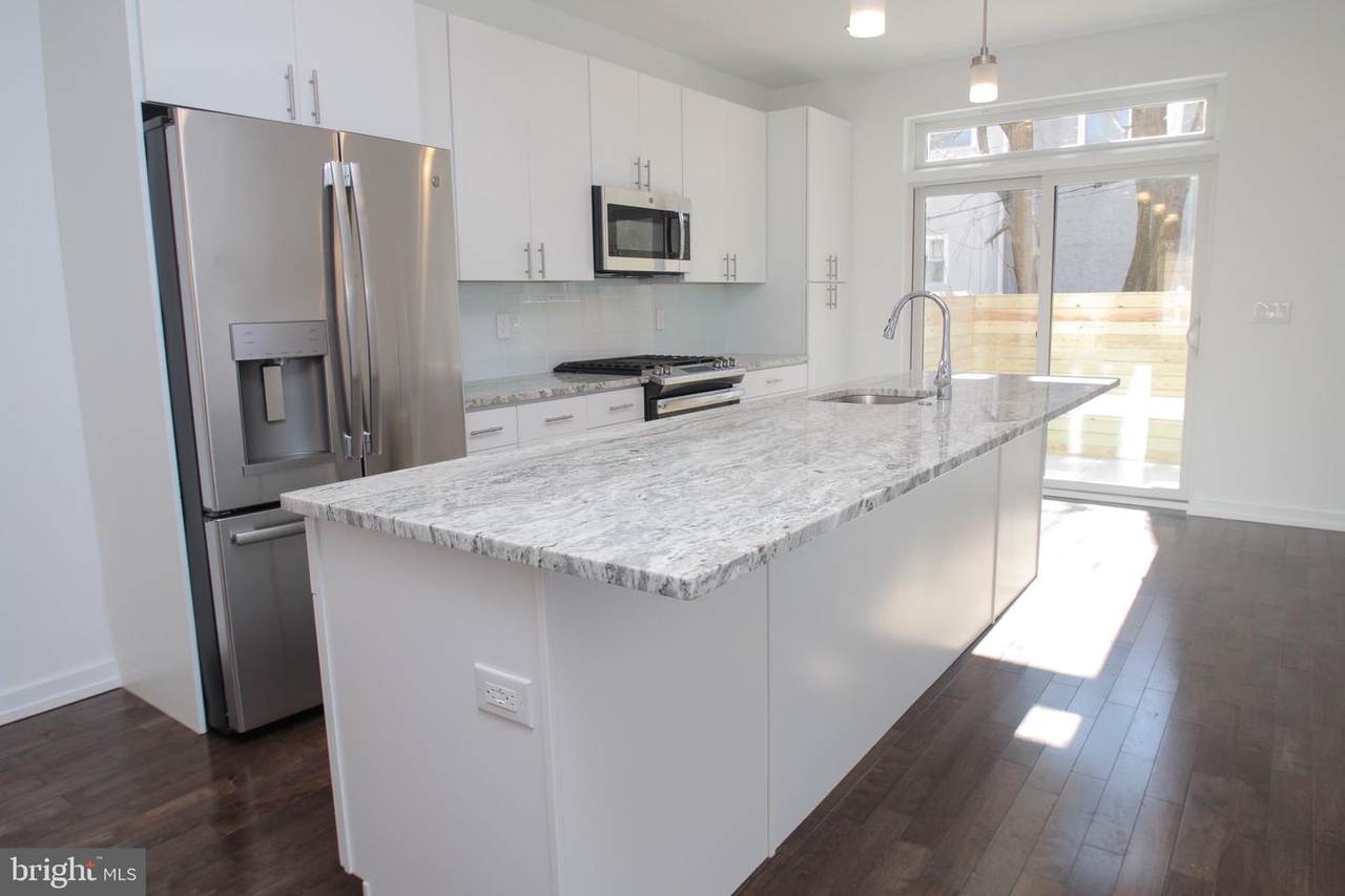 2054 Reed Street - Photo 1