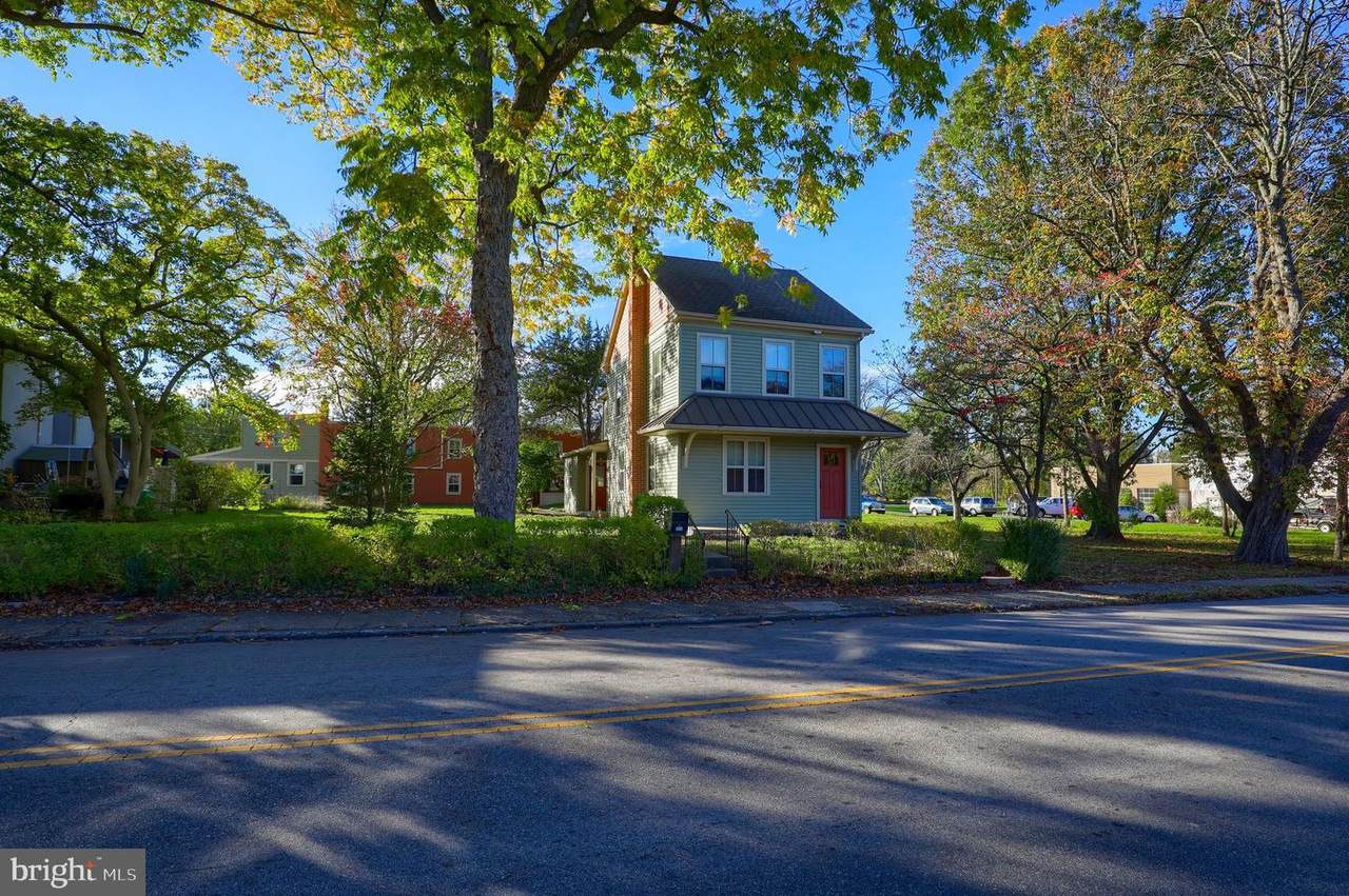 245 Hanover Street - Photo 1