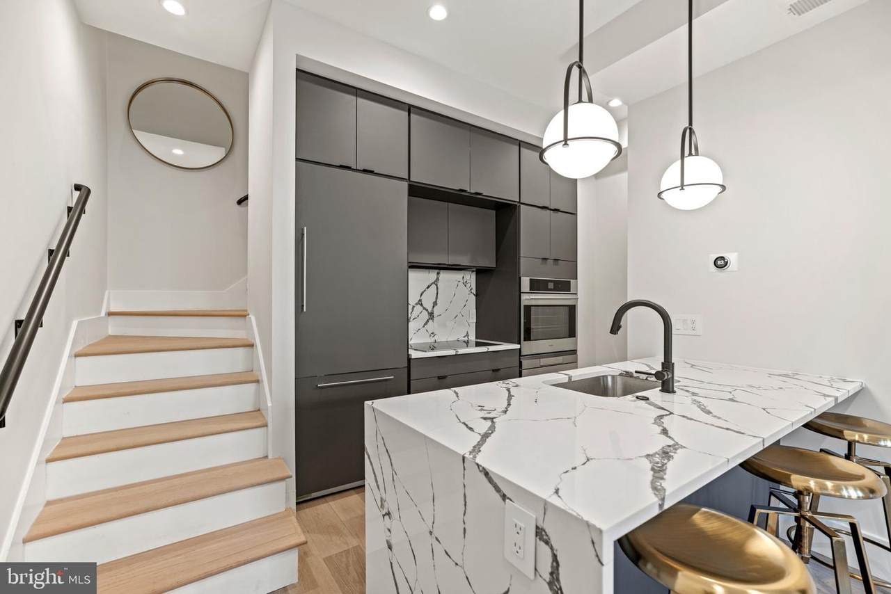 1128 6TH Street - Photo 1