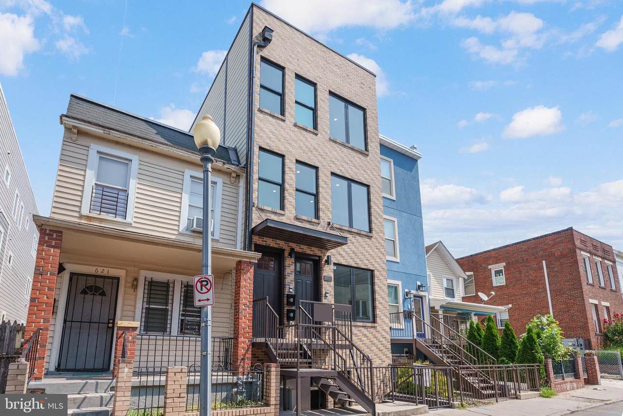 619 1/2 NEWTON Place - Photo 1