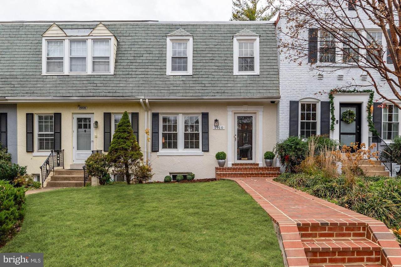 1910 37TH Street - Photo 1