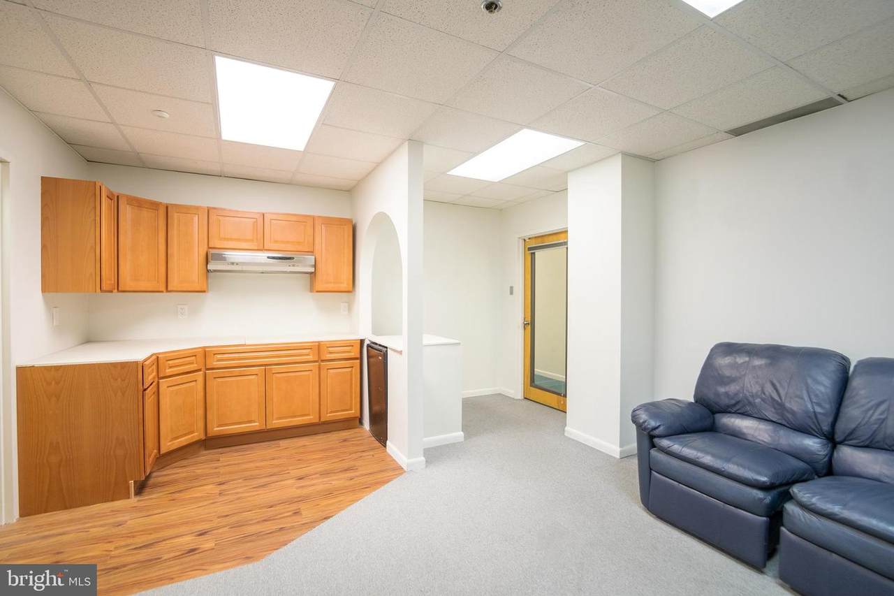 1809 Oregon Avenue - Photo 1