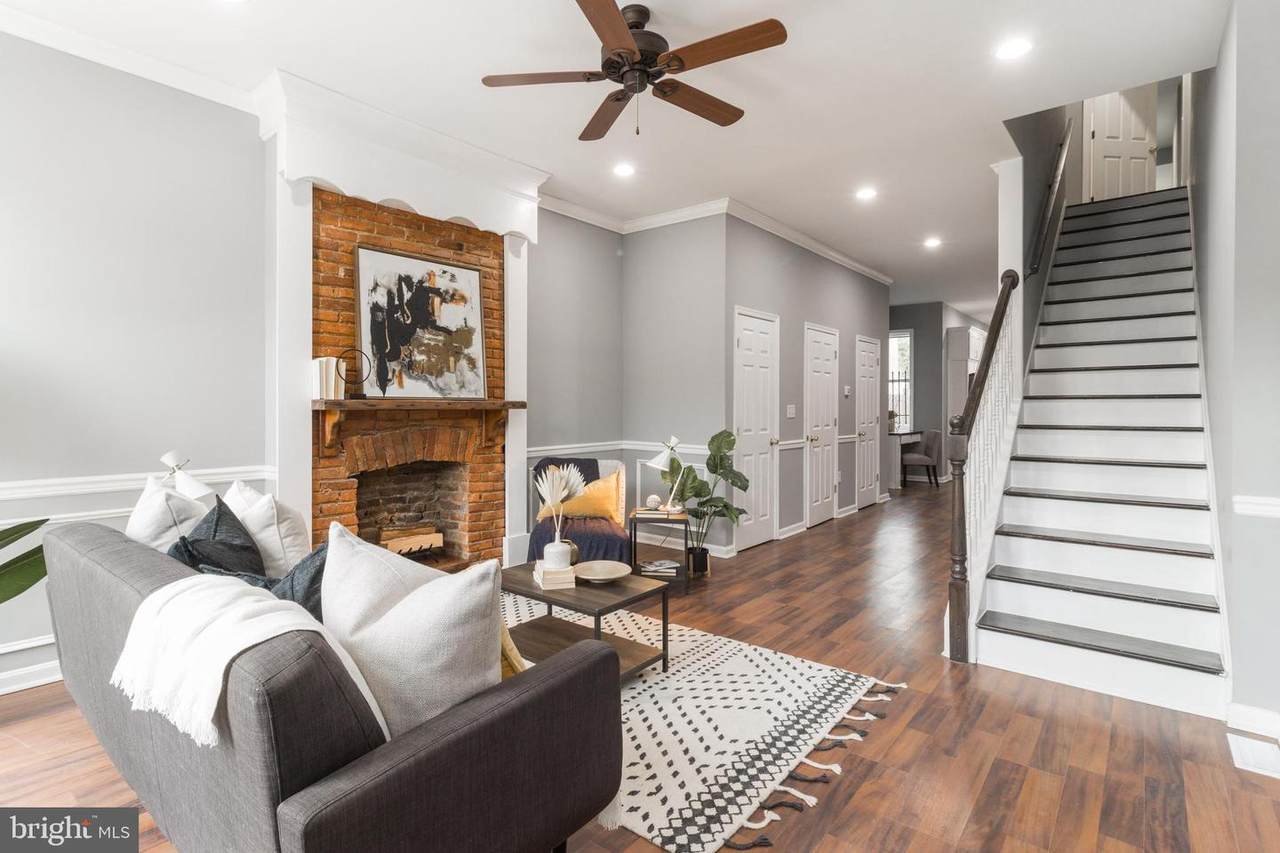 1516 Broadway - Photo 1