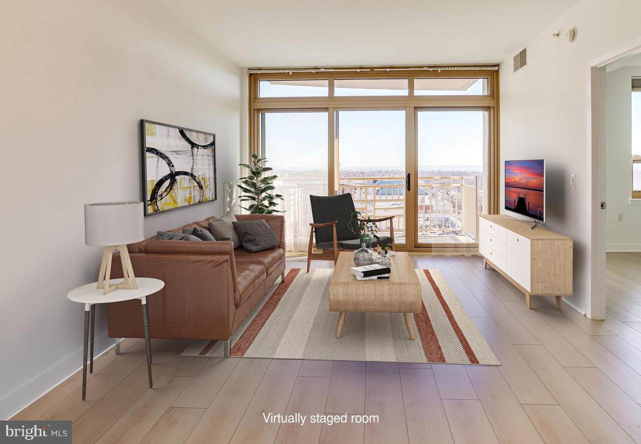 888 Quincy Street - Photo 1