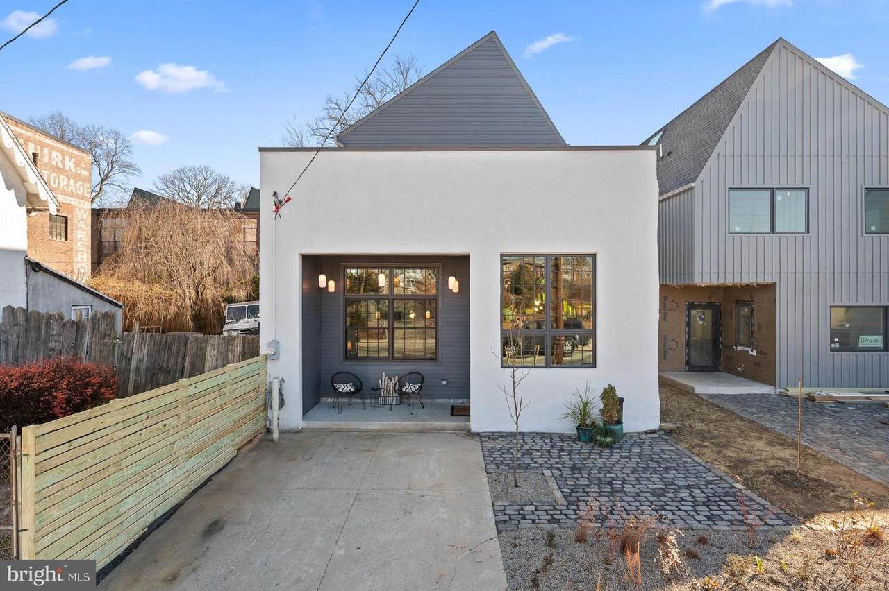 56 Queen Lane - Photo 1
