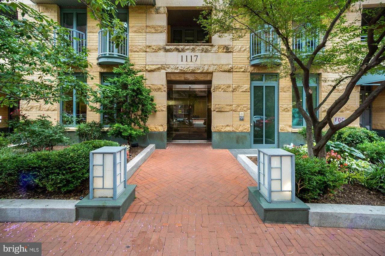 1117 10TH Street - Photo 1