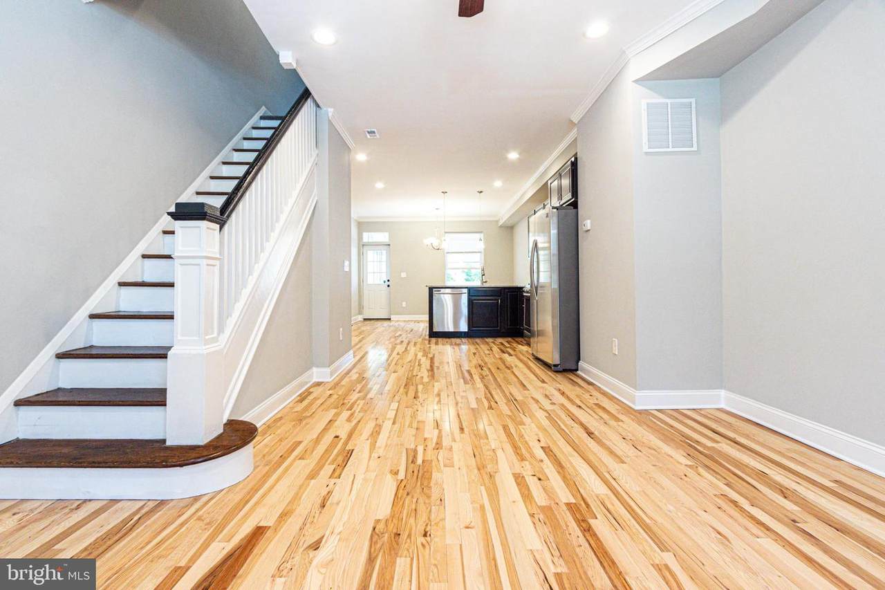 3140 Ellerslie Avenue - Photo 1