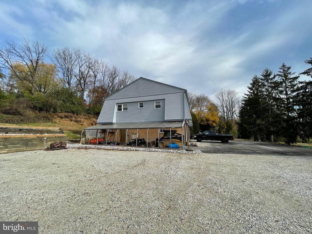 819 Oakbourne Road - Photo 1