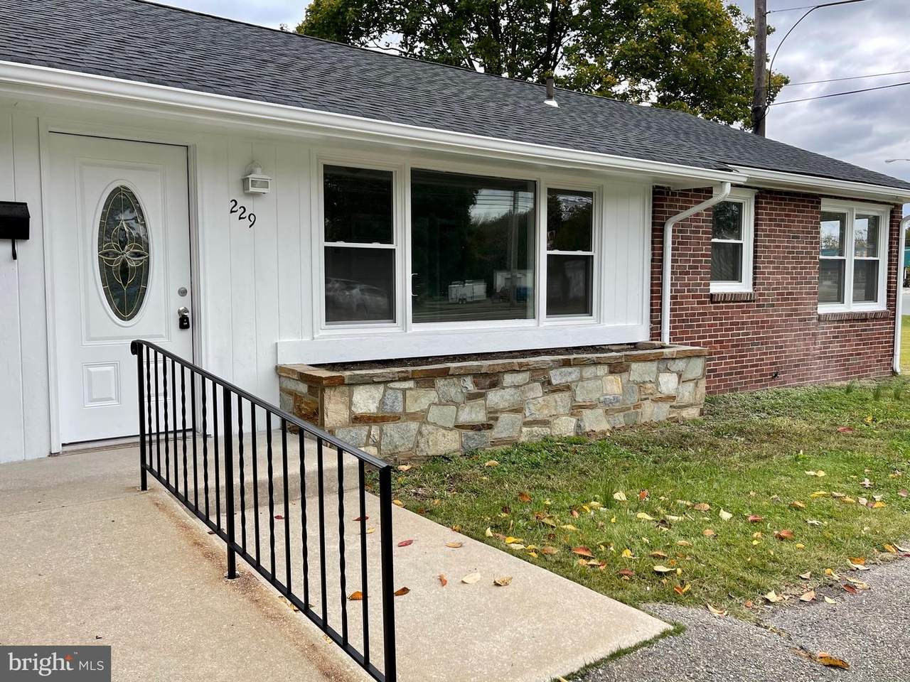 229 Madison Avenue - Photo 1