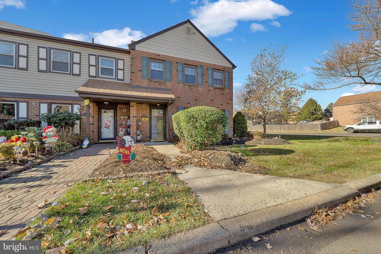 1 Oxford Court - Photo 1