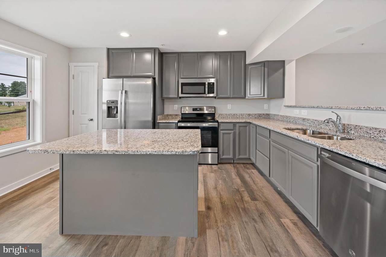 177 Carnes Way - Photo 1