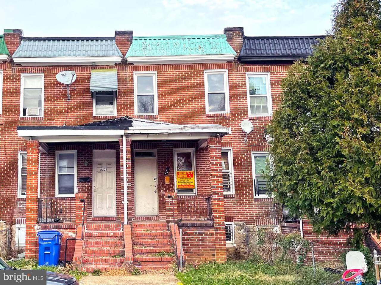 5307 Cuthbert Avenue - Photo 1