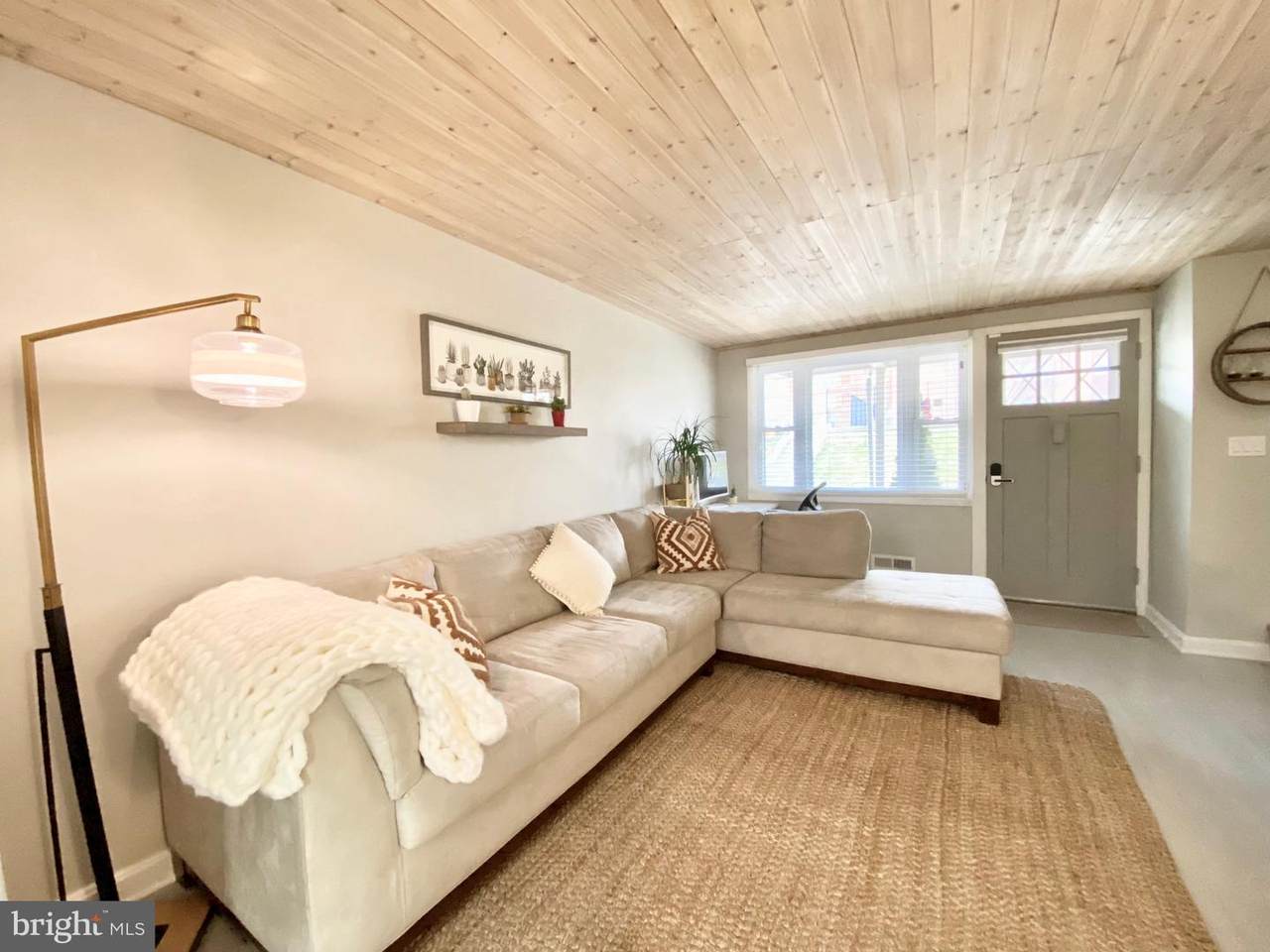 719 Tolna Street - Photo 1