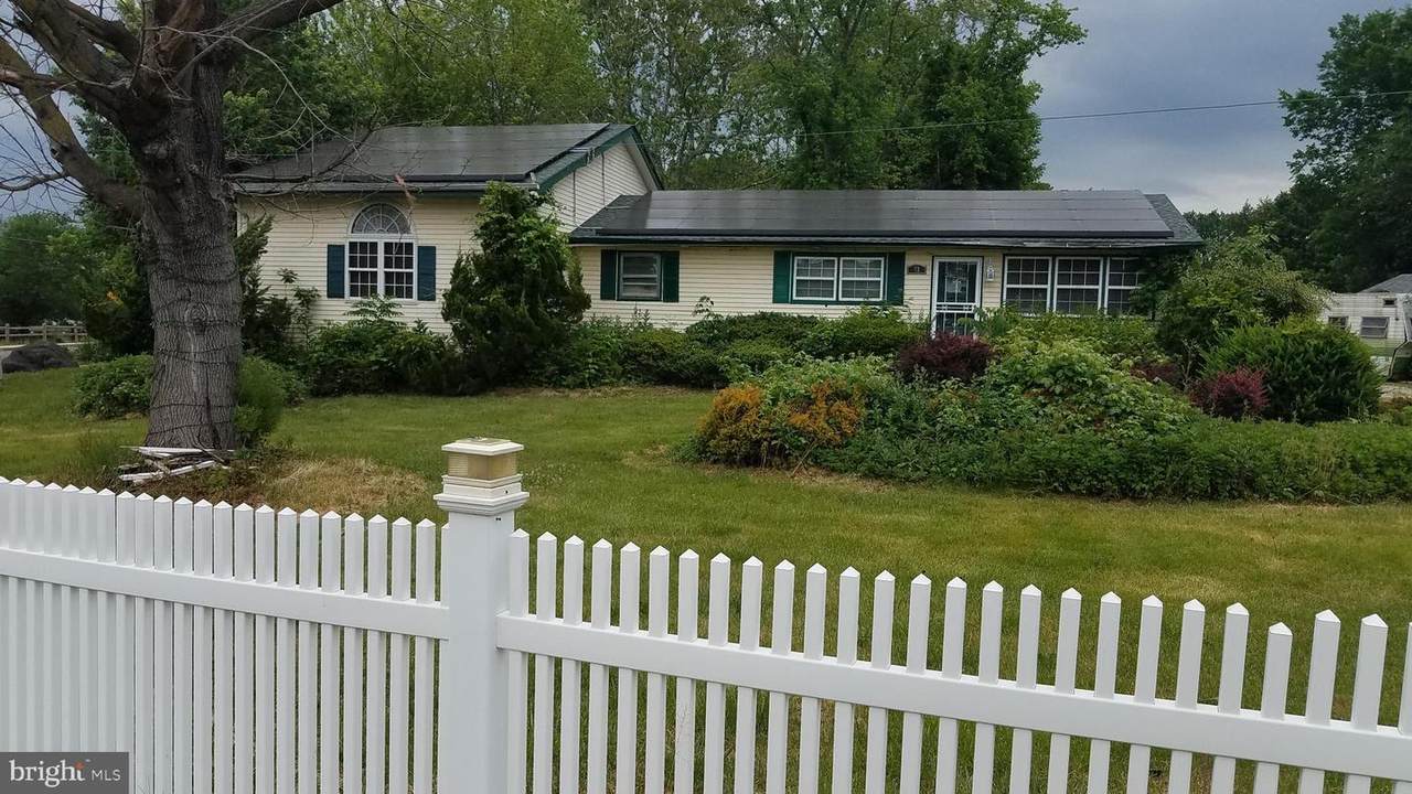51 Lotus Avenue - Photo 1