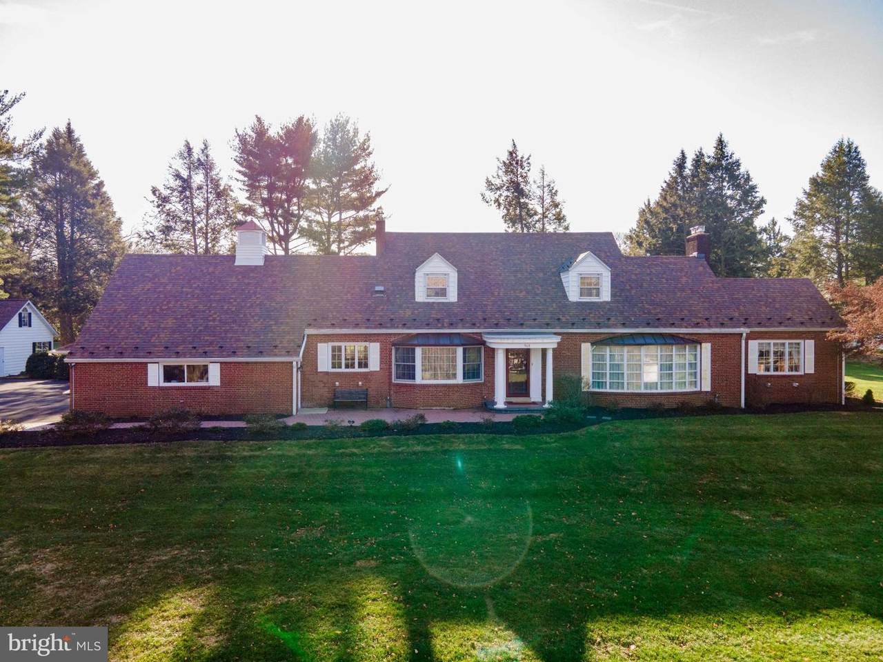 968 Robin Hood Drive - Photo 1
