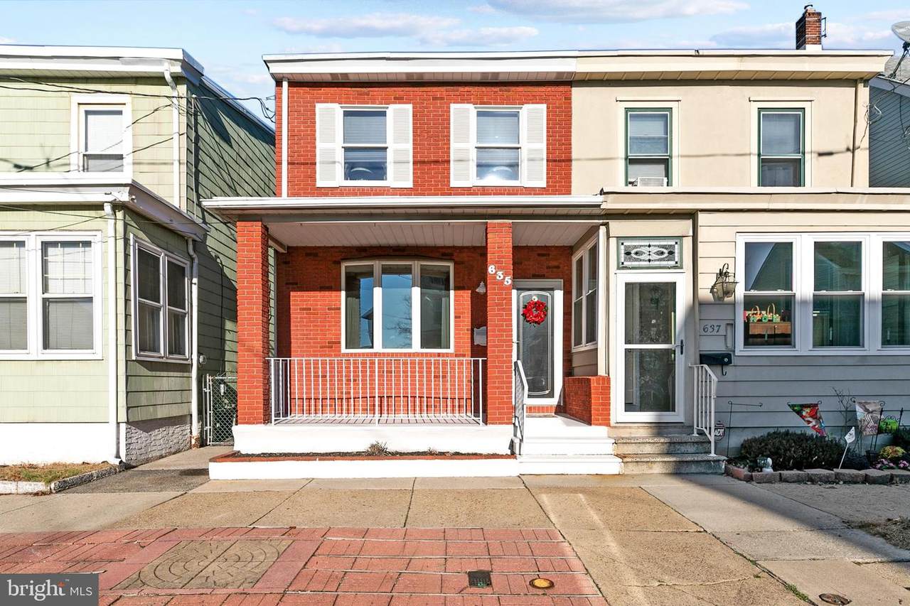 635 Hunter Street - Photo 1