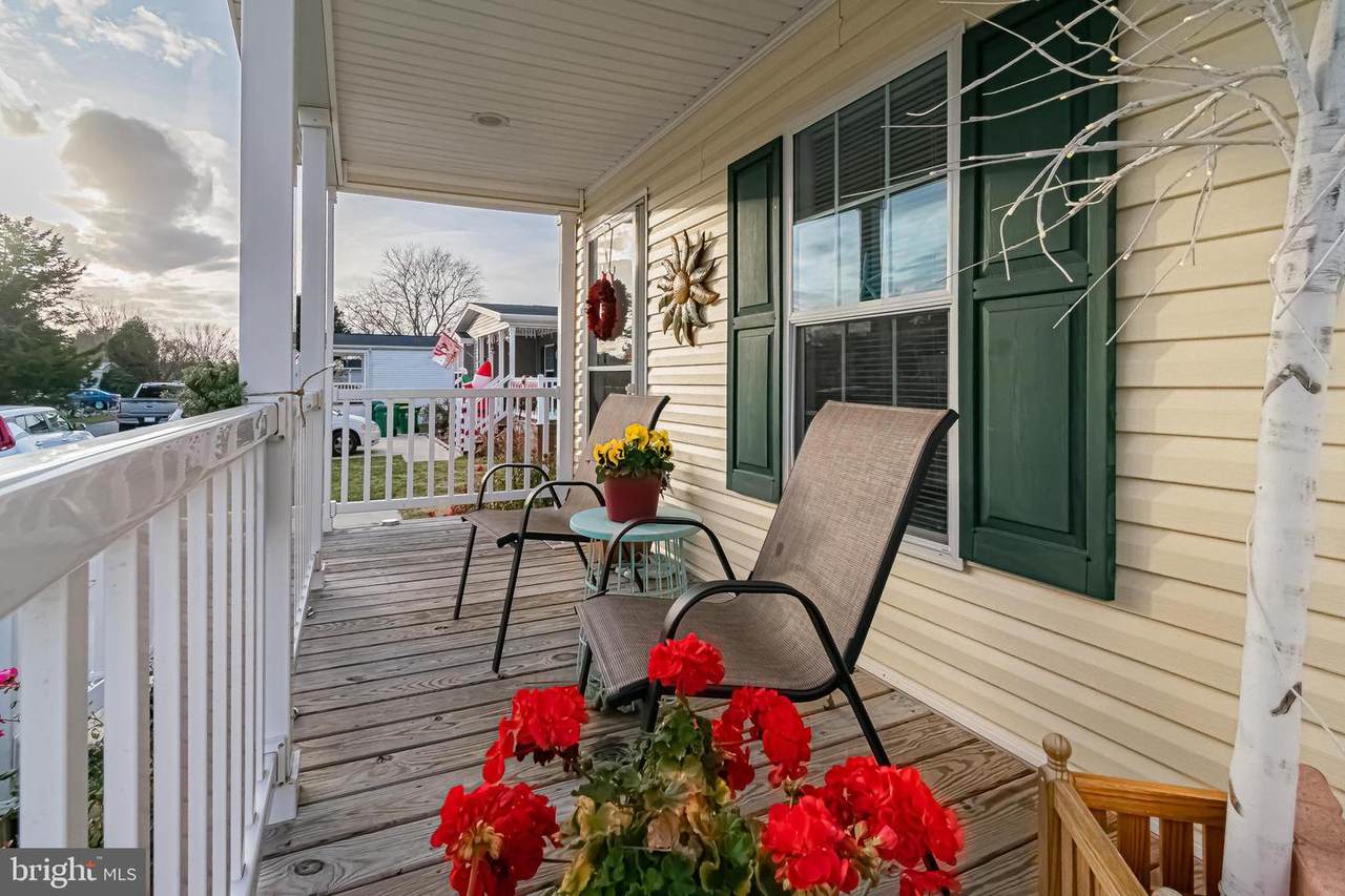 31633 Holly Ct - Photo 1