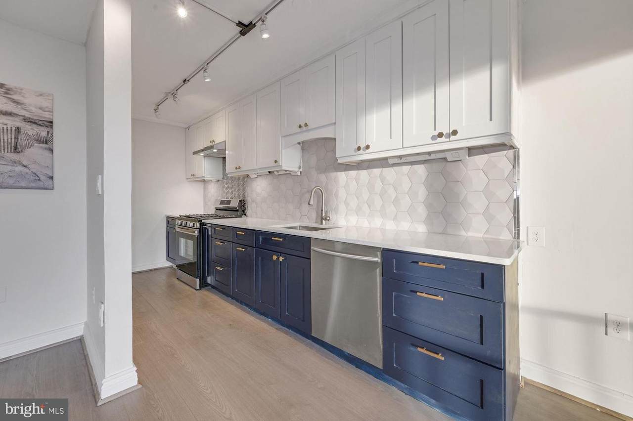 4242 East West - Photo 1