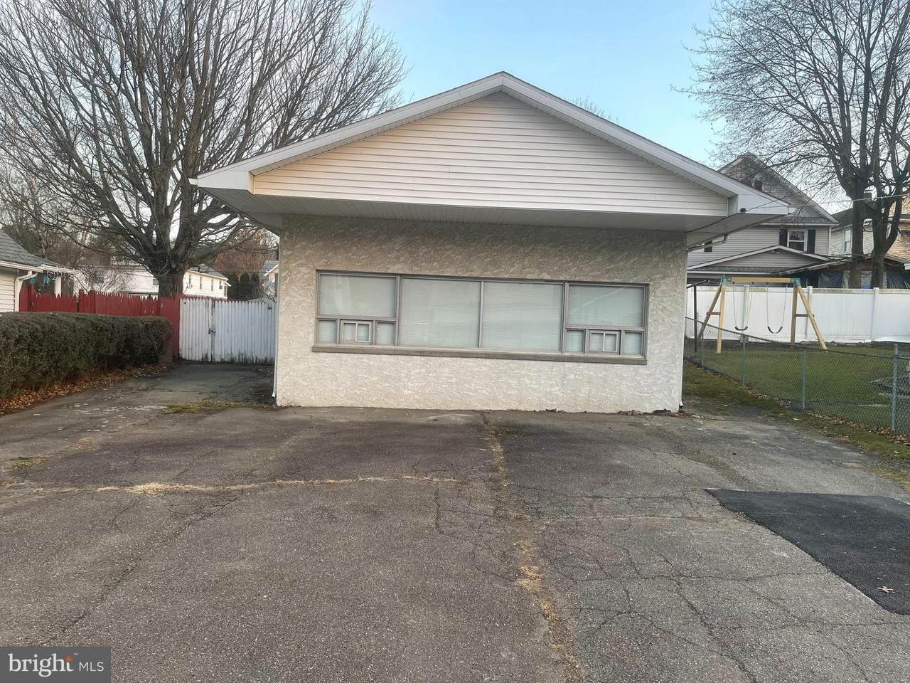 131 Brick St - Photo 1