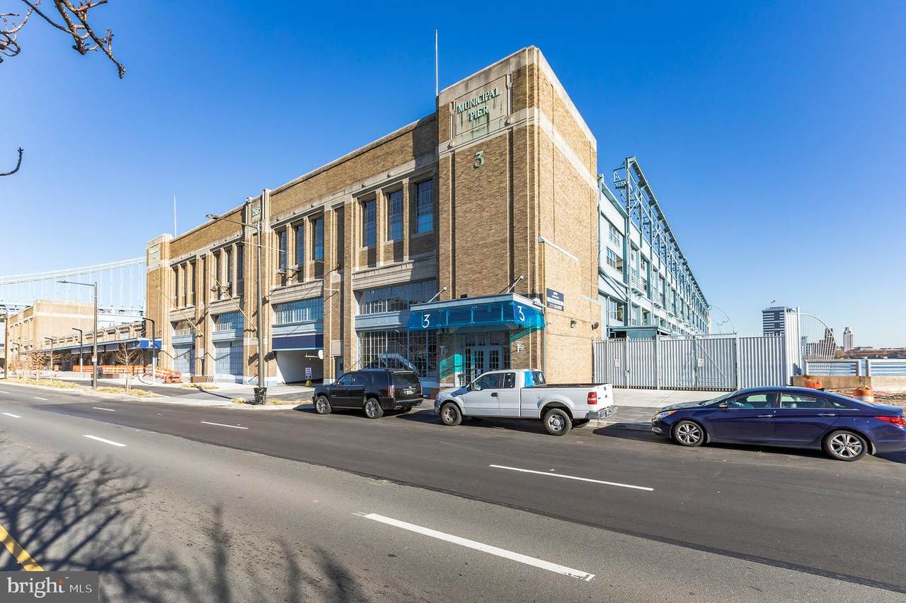 3 Columbus Boulevard - Photo 1