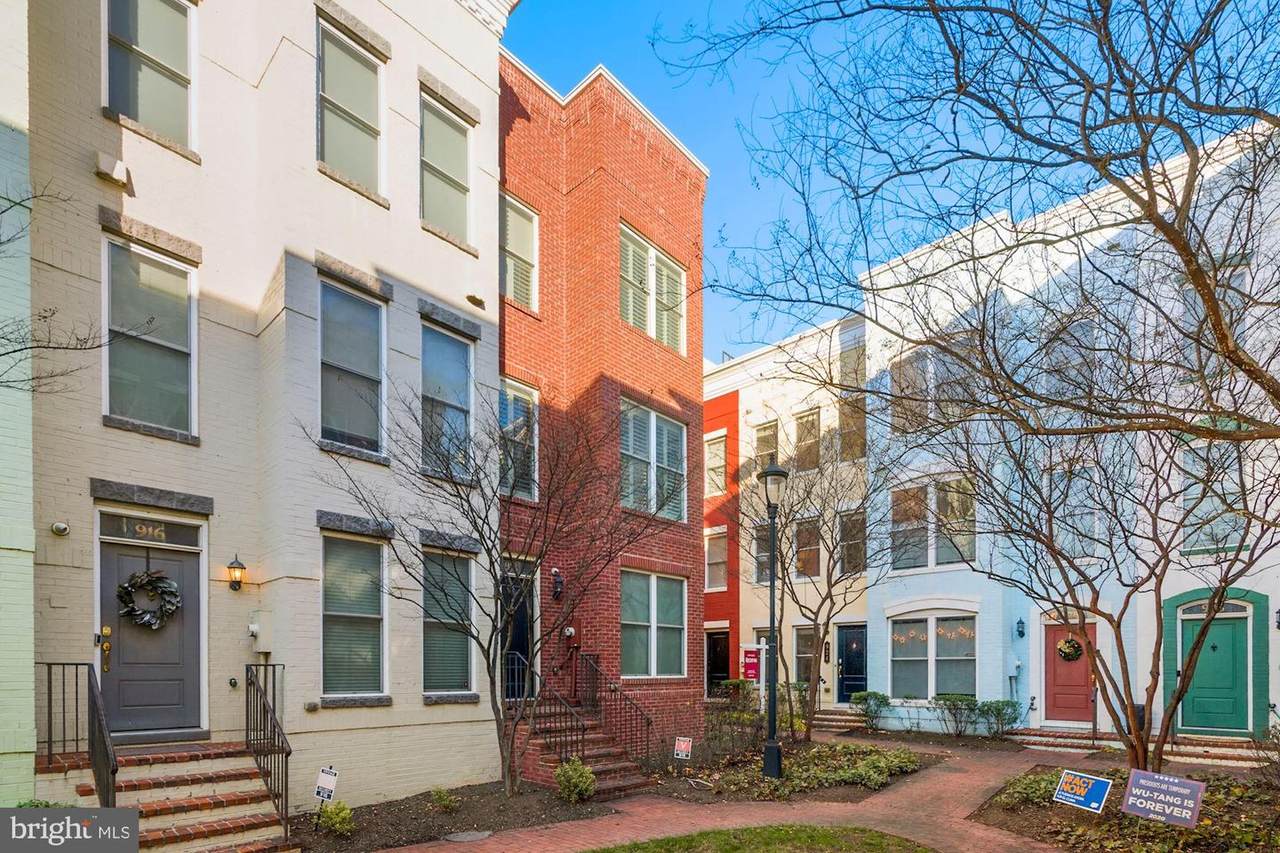 918 4TH Street - Photo 1